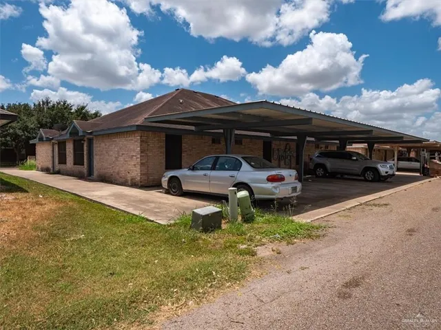 a front view of house with yard