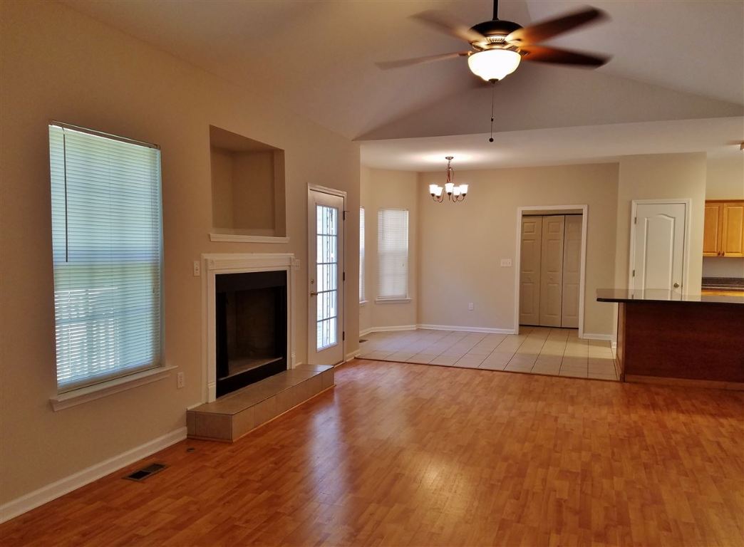 305 Tillotson Road Anderson, SC 29621 - Photo 10 of 31