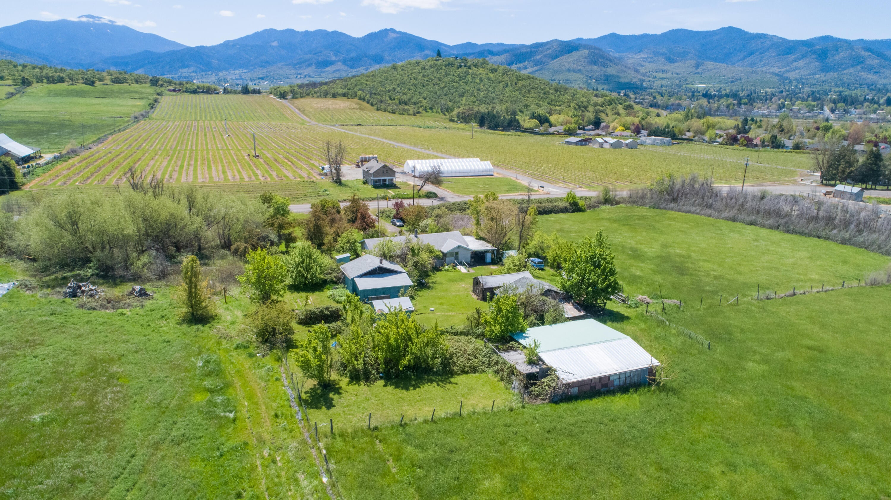 4375 Fern Valley Road Medford, OR 97504 - Photo 2 of 49 2