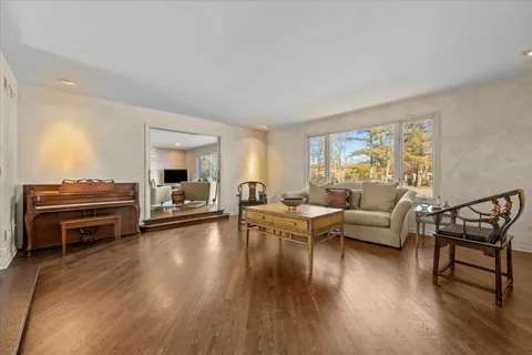 $1,075,000 | 2035 Kipling Court, Highland Park, IL 60035