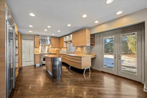 $1,075,000 | 2035 Kipling Court, Highland Park, IL 60035