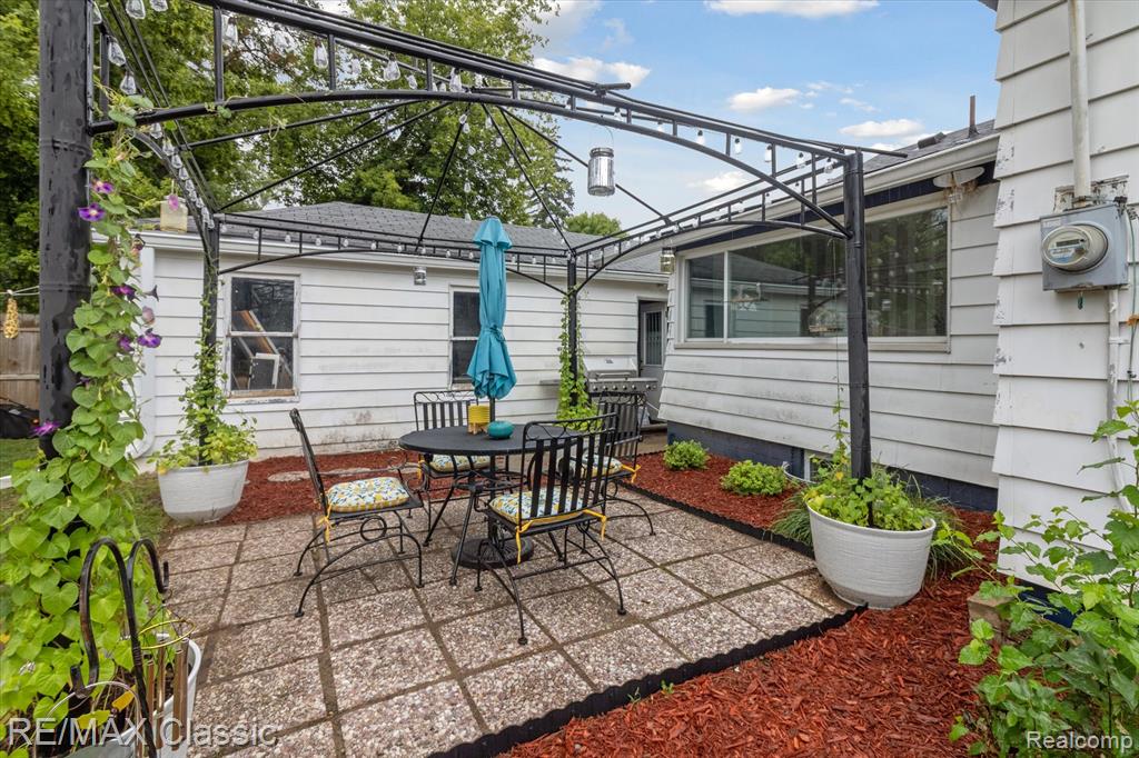 18543 Farmington Road Livonia, MI 48152 - Photo 30 of 30