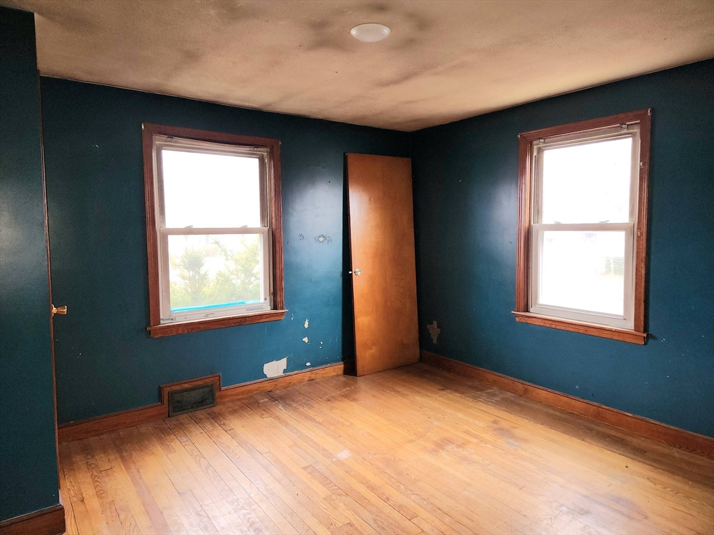 245 El Paso Street Springfield, MA 01104 - Photo 13 of 22