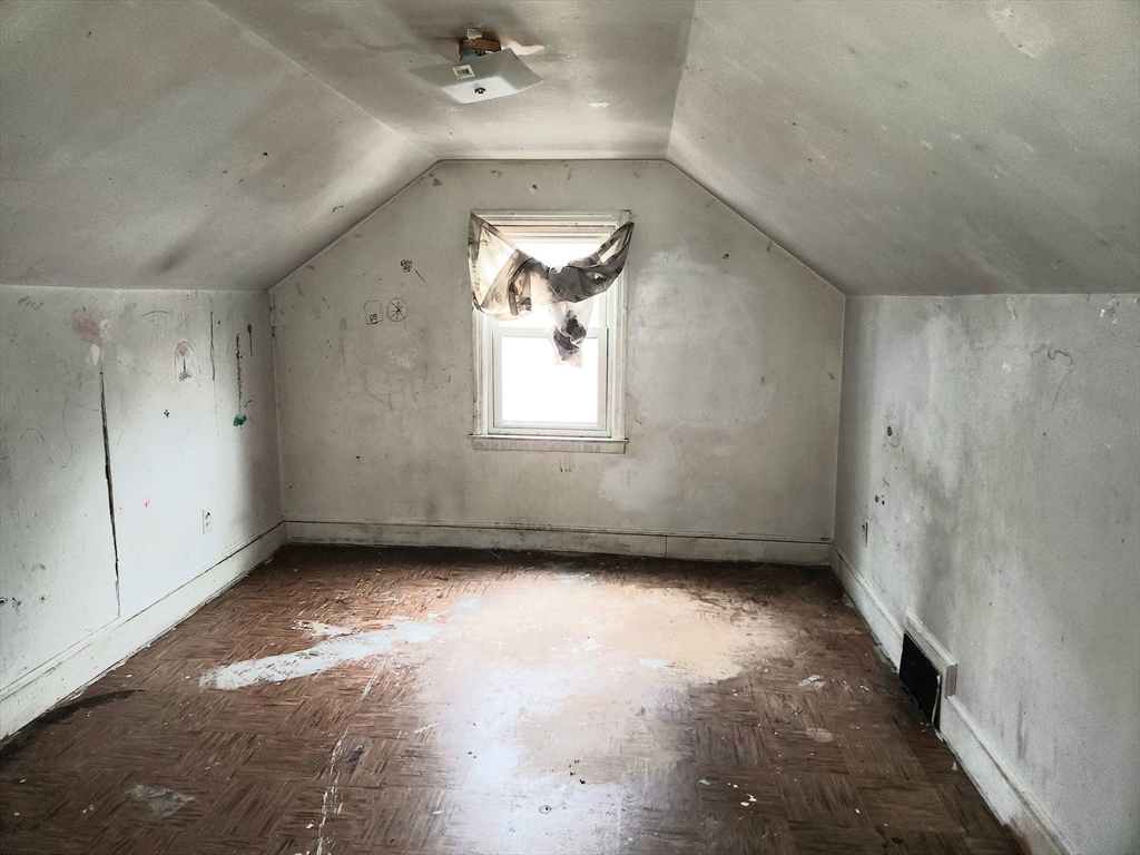 245 El Paso Street Springfield, MA 01104 - Photo 15 of 22