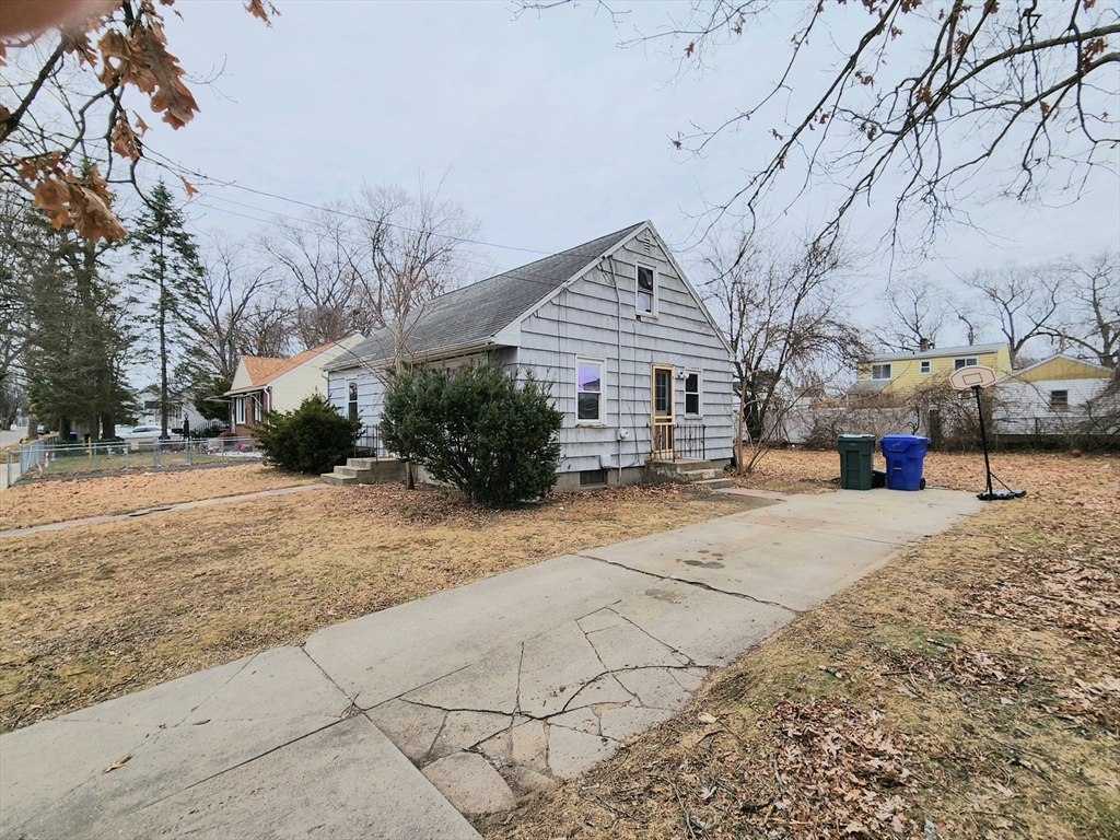 245 El Paso Street Springfield, MA 01104 - Photo 4 of 22