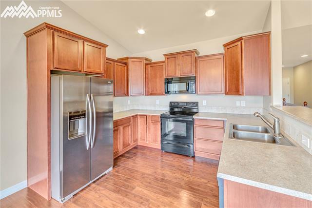 7809 Calabash Road Colorado Springs, CO 80908 - Photo 8 of 21