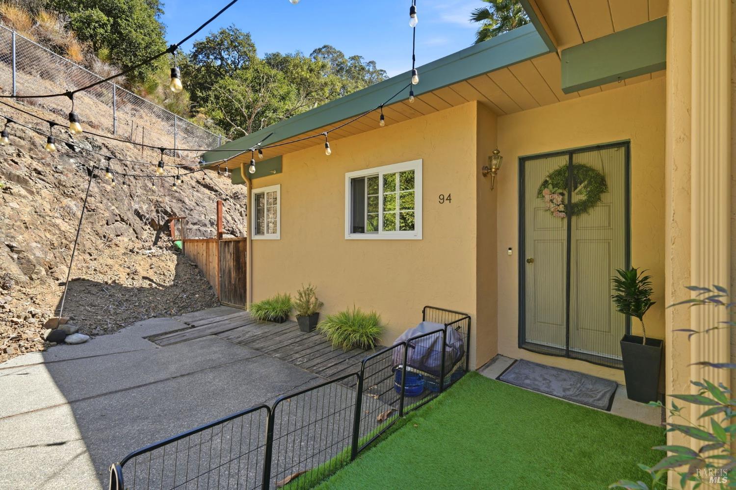 92-96 Elizabeth Way San Rafael, CA 94901 - Photo 11 of 28 Gallery Image 11