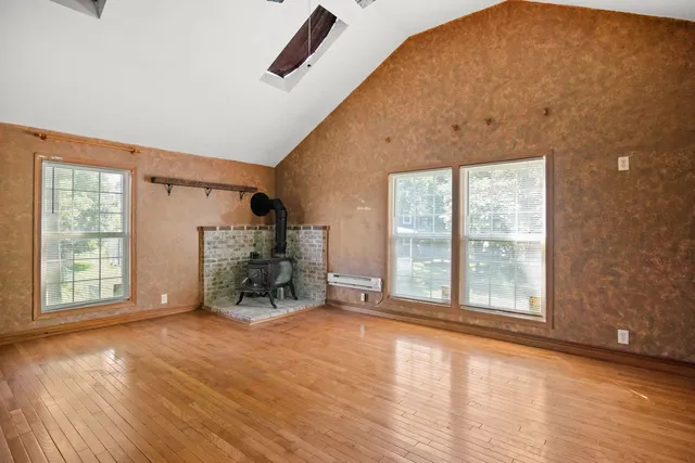 $225,000 | 822 Dekalb Avenue, Sycamore, IL 60178