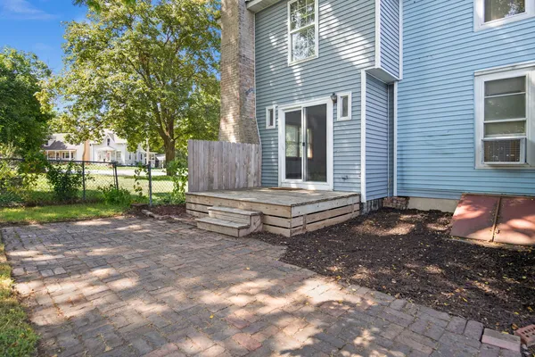 $225,000 | 822 Dekalb Avenue, Sycamore, IL 60178