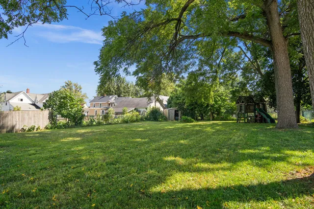 $225,000 | 822 Dekalb Avenue, Sycamore, IL 60178