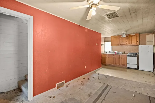 $225,000 | 822 Dekalb Avenue, Sycamore, IL 60178