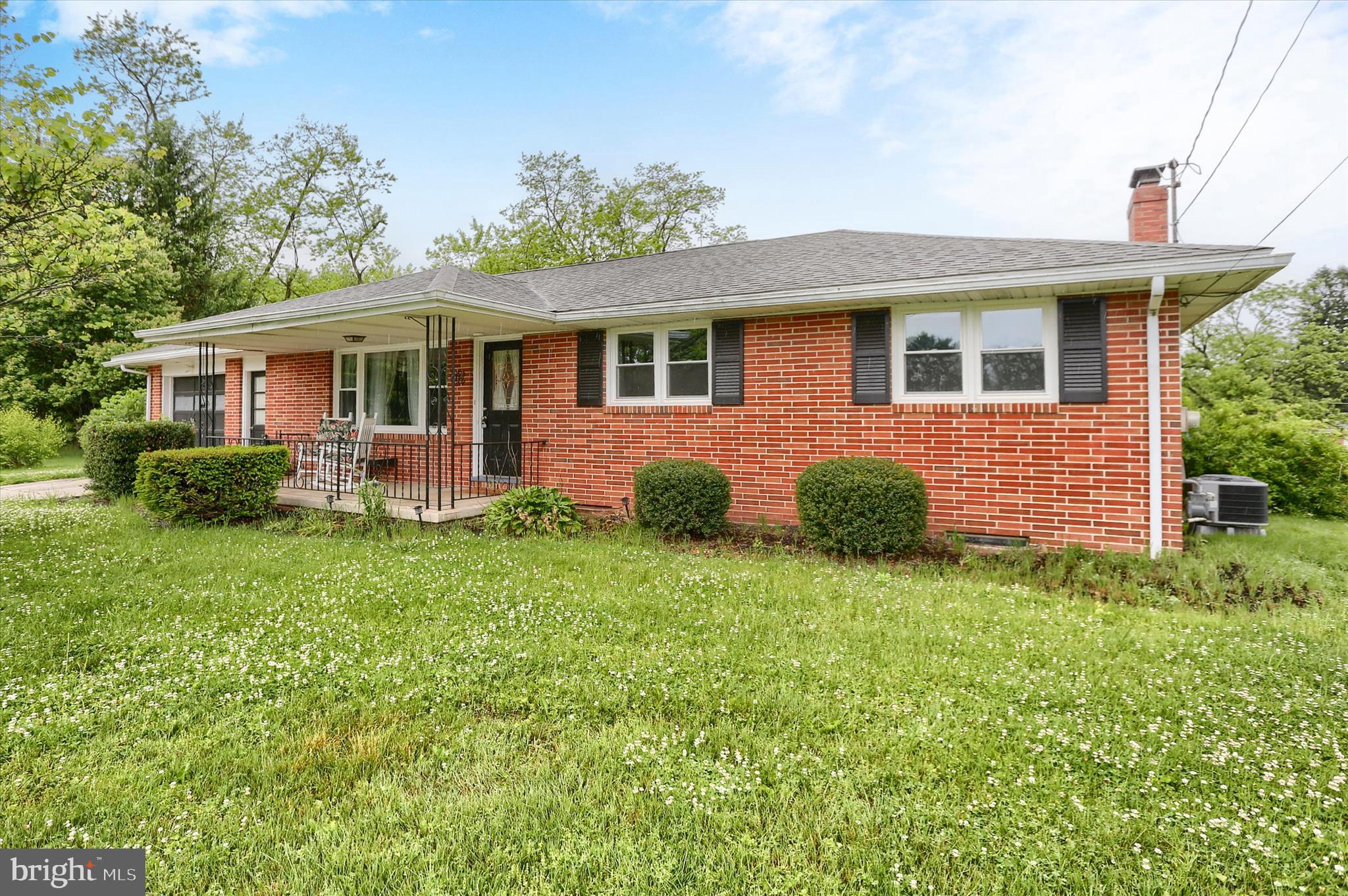 2490 Cedar Road York, PA 17408 - Photo 4 of 41