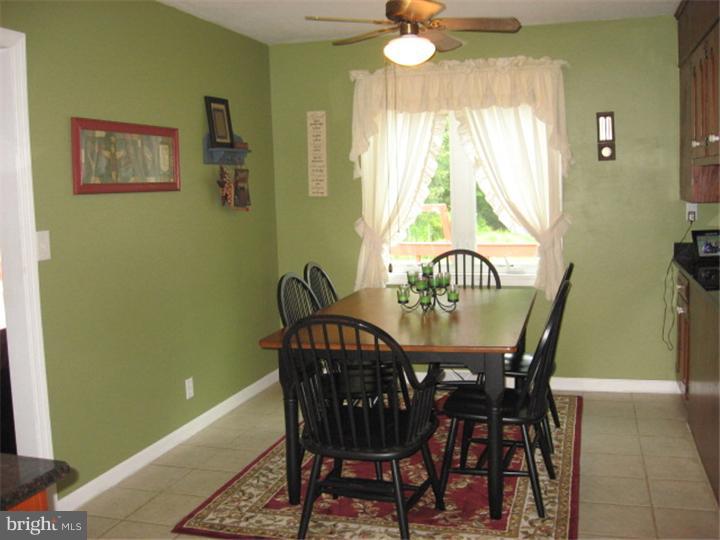 178 Maskells Mill Road Salem, NJ 08079 - Photo 9 of 24 Breakfast Room