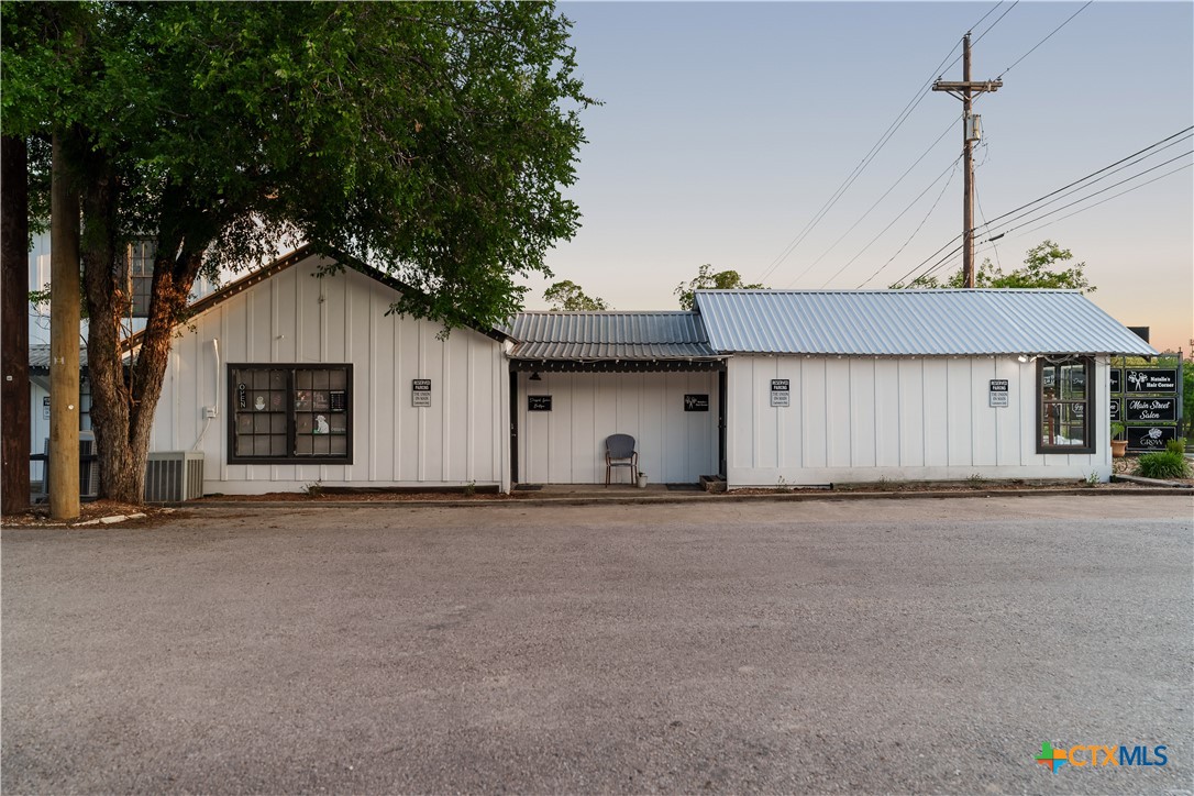 209 South Main Street Salado, TX 76571 - Photo 5 of 38 Suite B Space 1 and 2 + Parking