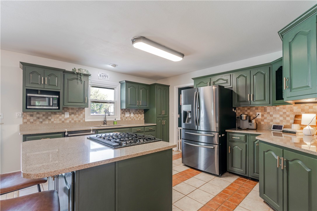 636 West Waterford Lane Decatur, IL 62526 - Photo 8 of 42