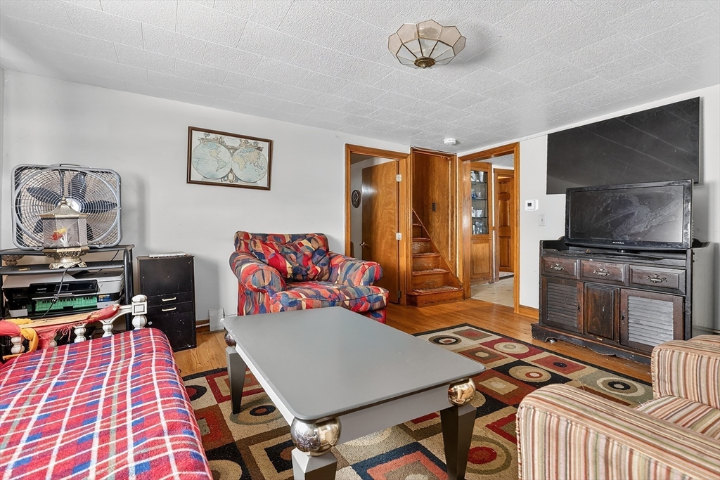 35 Canobieola Road Methuen, MA 01844 - Photo 5 of 22