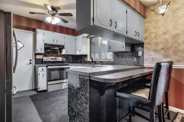 $399,000 | 319 Robin Court, St. Joseph, MI 49085