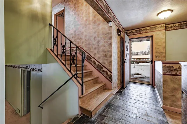 $399,000 | 319 Robin Court, St. Joseph, MI 49085