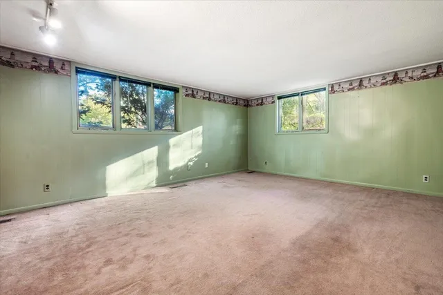 $399,000 | 319 Robin Court, St. Joseph, MI 49085