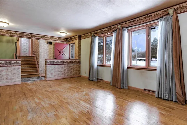 $399,000 | 319 Robin Court, St. Joseph, MI 49085