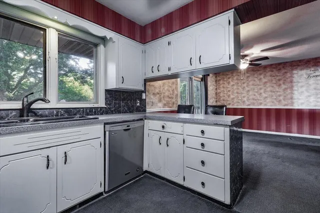 $399,000 | 319 Robin Court, St. Joseph, MI 49085