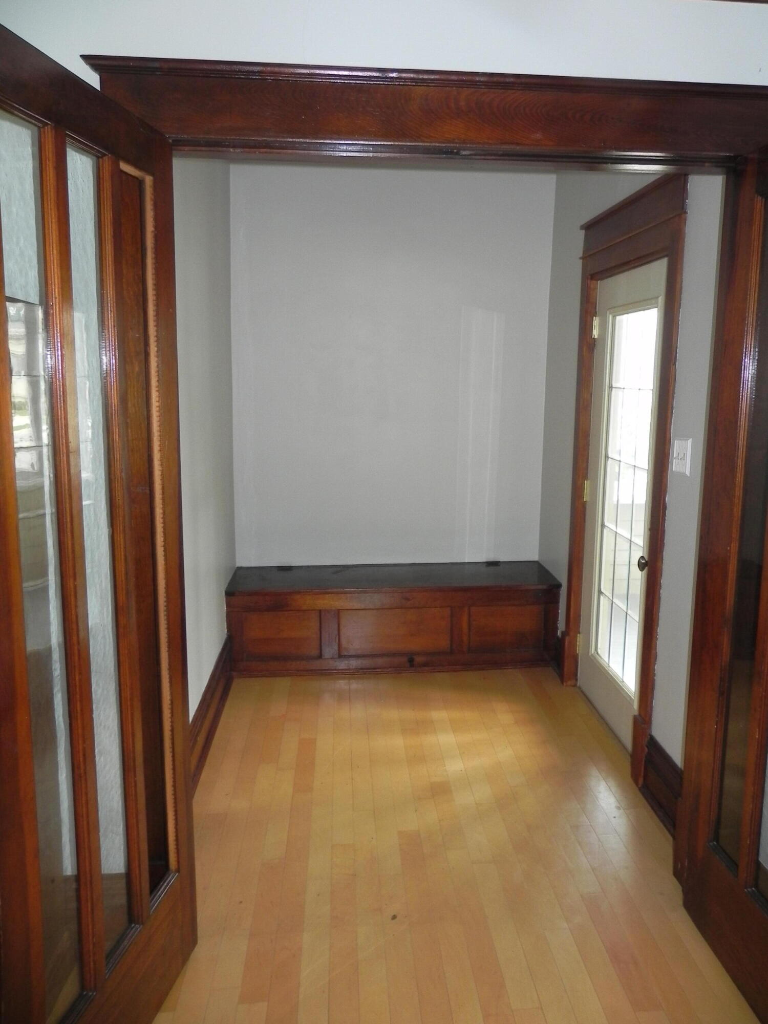 669 Main Street Belgium, WI 53004 - Photo 19 of 35 front hall