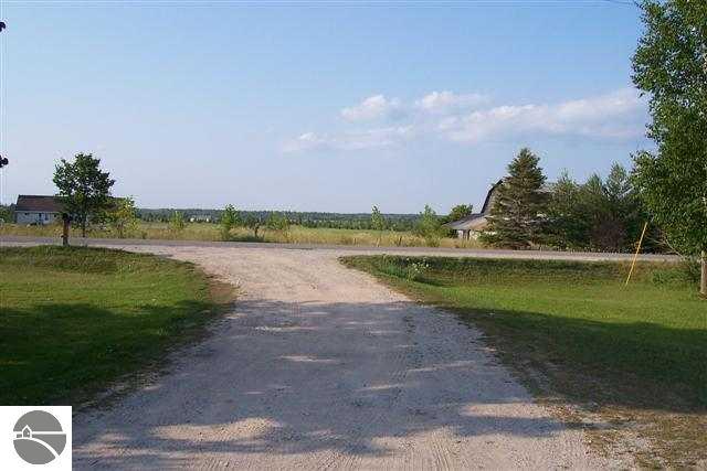5977 North Black River Road Cheboygan, MI 49721 - Photo 5 of 12 1698601-4.JPG