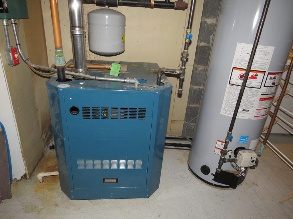 113 Old Ferry Road Haverhill, MA 01830 - Photo 17 of 22 a room with gym equipment