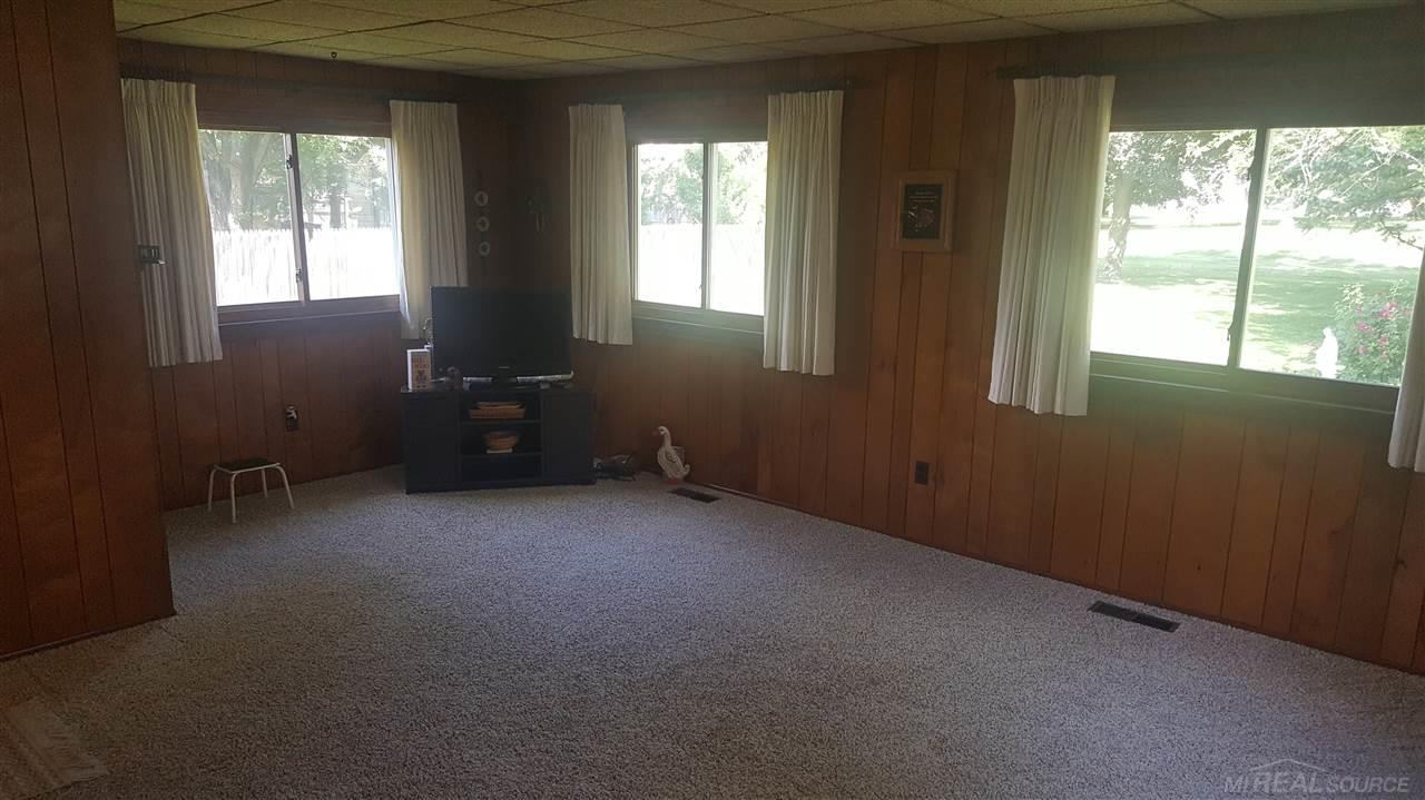 42150 Hayes Road Clinton Township, MI 48038 - Photo 6 of 21 31351550-5.JPG