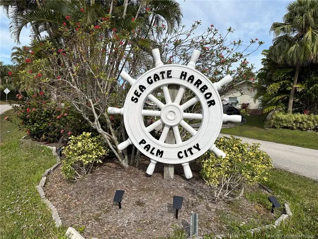 $198,500 | 532 Southwest Marion Court, Palm City, FL 34990