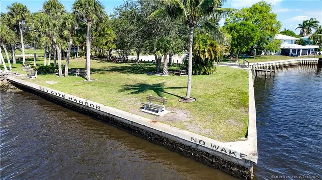 $198,500 | 532 Southwest Marion Court, Palm City, FL 34990