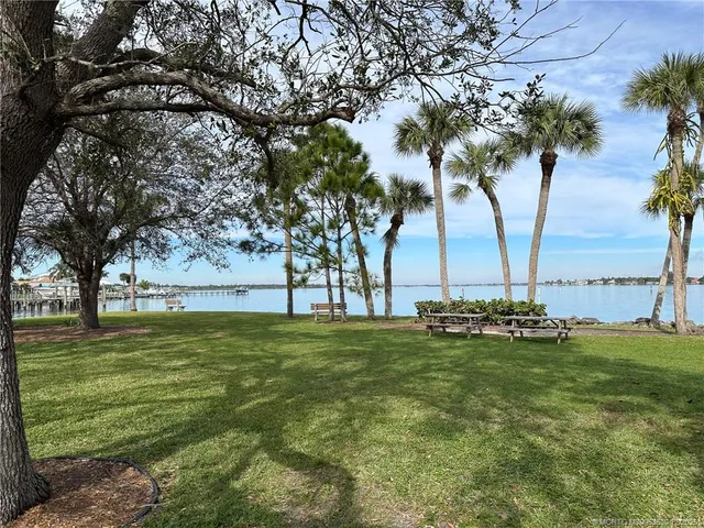 $198,500 | 532 Southwest Marion Court, Palm City, FL 34990