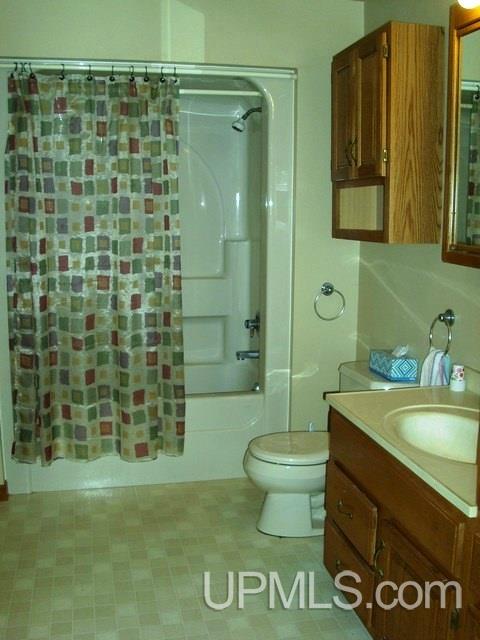4515 26th Road Gladstone, MI 49837 - Photo 16 of 24