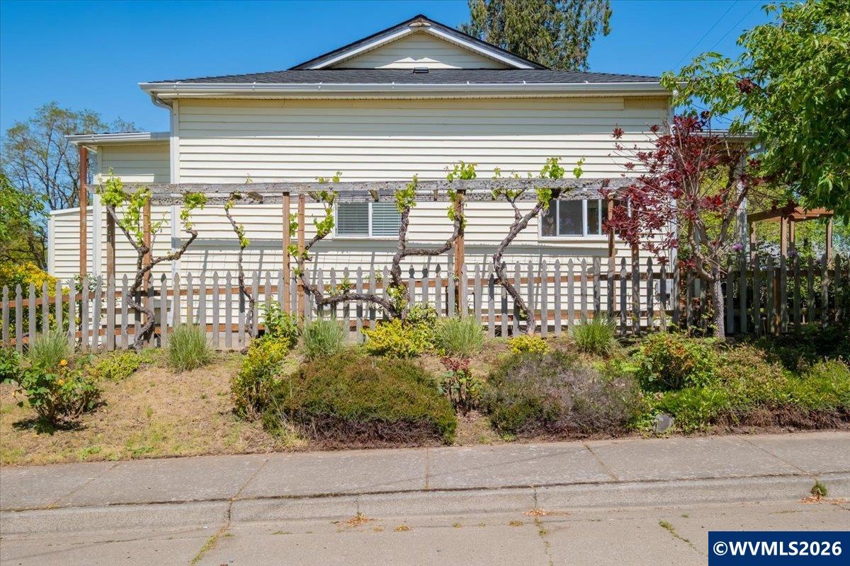 204 North 3rd Street Jefferson, OR 97352 - Photo 41 of 42
