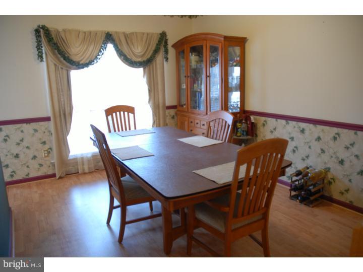 77 Windingbrook Road Bordentown, NJ 08505 - Photo 3 of 11 Dining Room