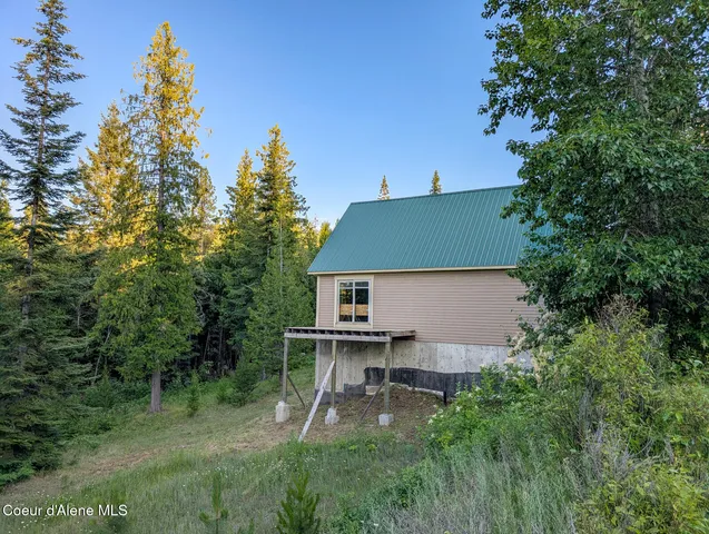 $425,000 | 699 Granite Ridge Road, Priest River, ID 83856
