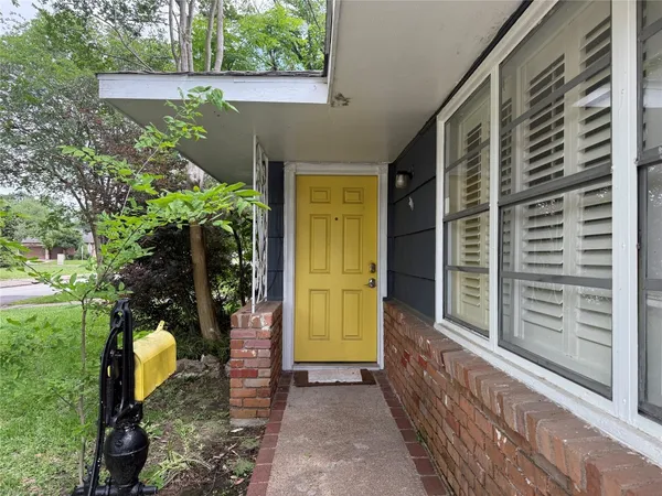 $2,350 | 3411 Linkwood Drive, Houston, TX 77025