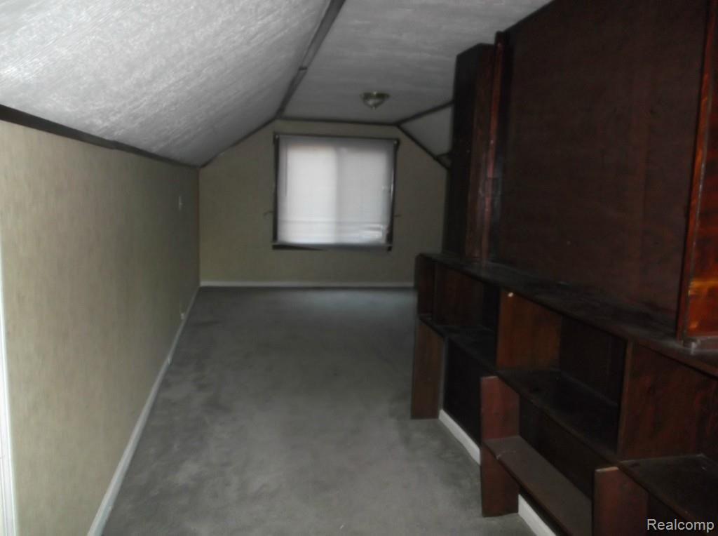16515 Burt Road Detroit, MI 48219 - Photo 4 of 12