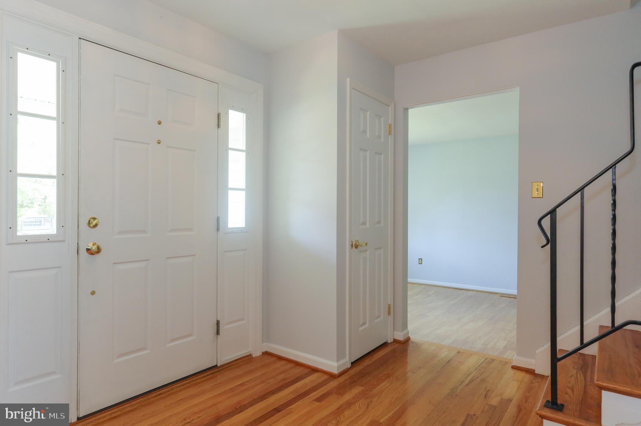 502 Garrick Road Hockessin, DE 19707 - Photo 2 of 31 Foyer