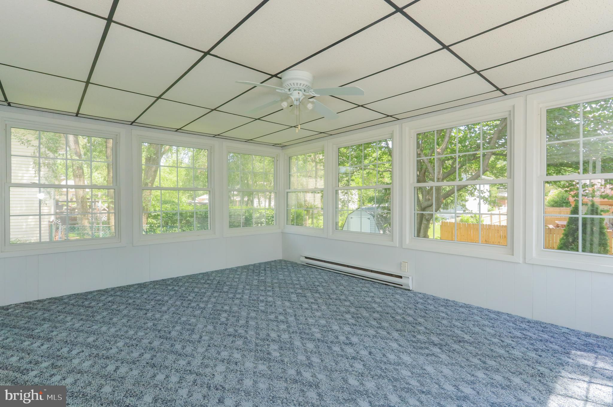 502 Garrick Road Hockessin, DE 19707 - Photo 14 of 31 3 Season Porch