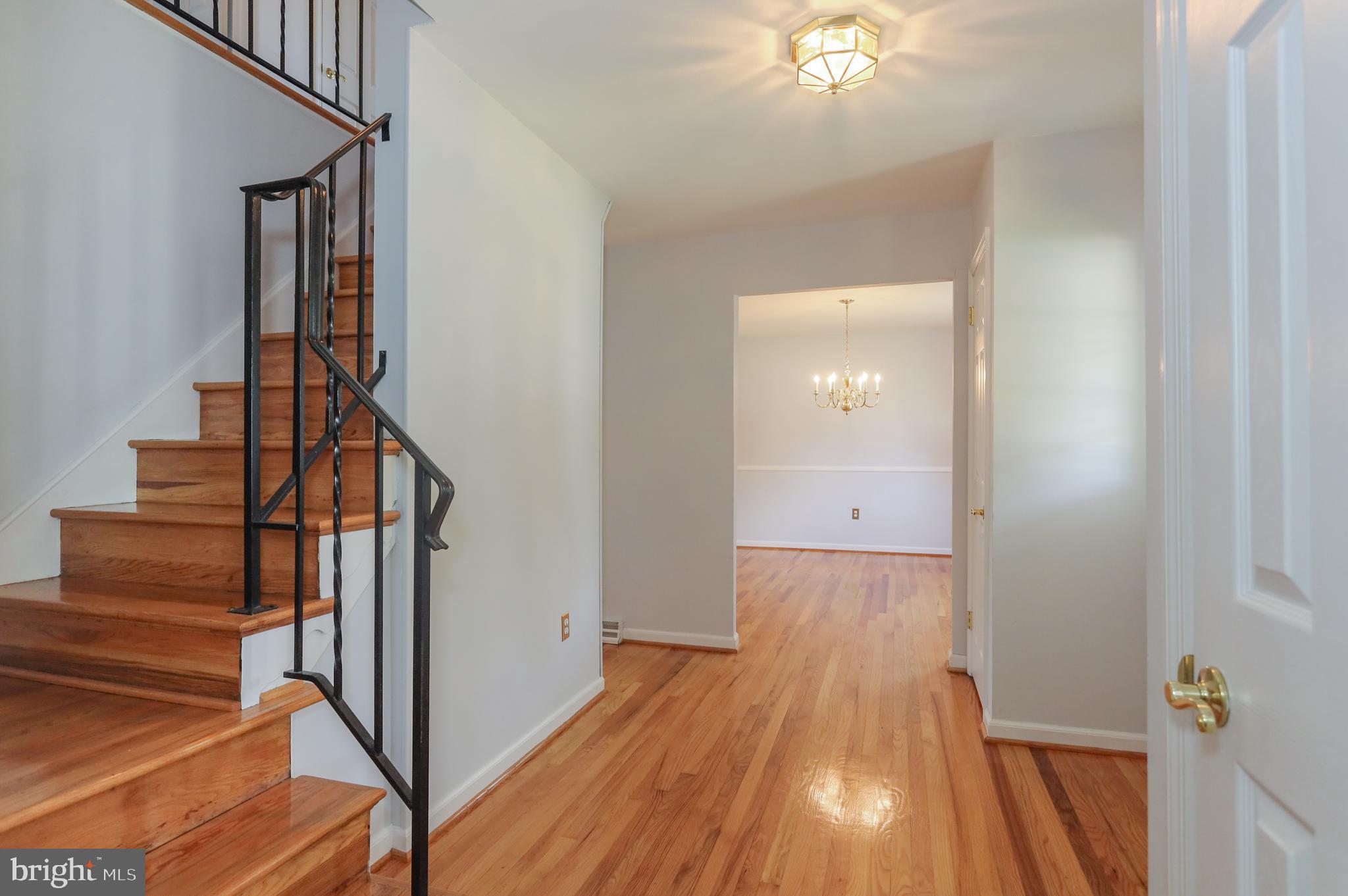502 Garrick Road Hockessin, DE 19707 - Photo 4 of 31 Foyer