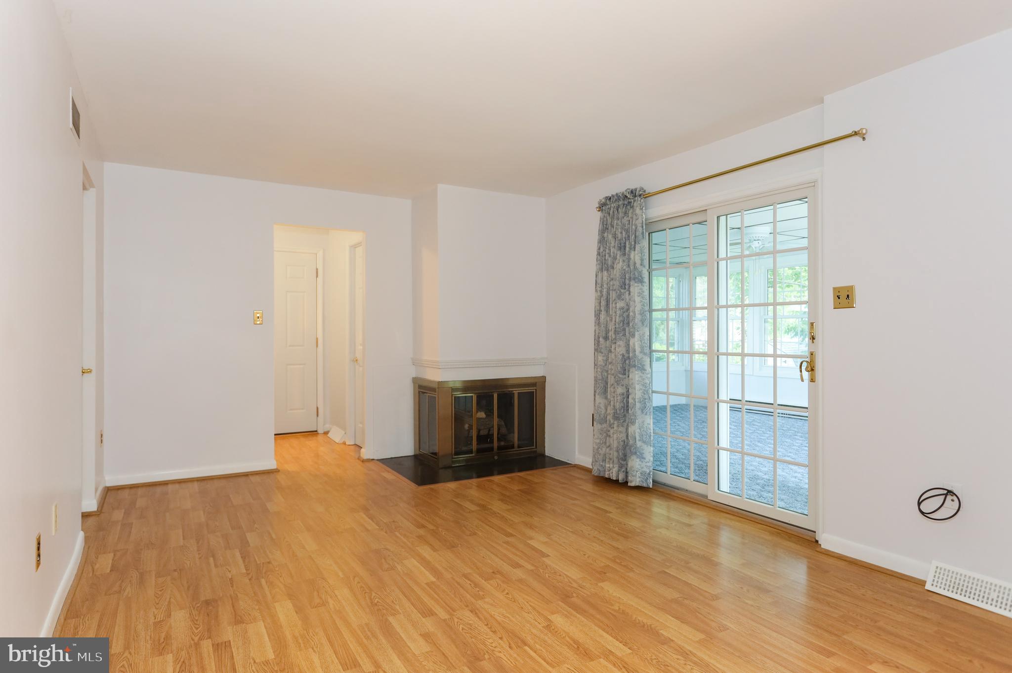 502 Garrick Road Hockessin, DE 19707 - Photo 9 of 31 Family Room