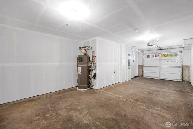 $3,195 | 15613 Admiralty Way, Unit A3, Lynnwood, WA 98087