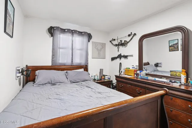 $159,500 | 4205 Albany Street, Colonie, NY 12205