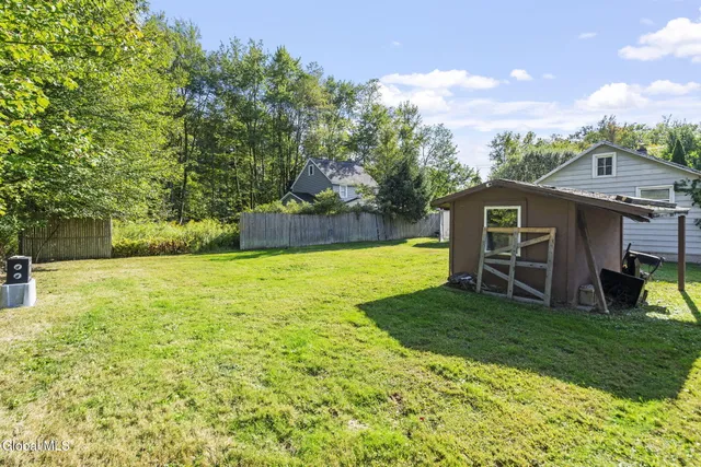 $159,500 | 4205 Albany Street, Colonie, NY 12205