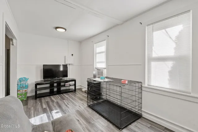 $159,500 | 4205 Albany Street, Colonie, NY 12205