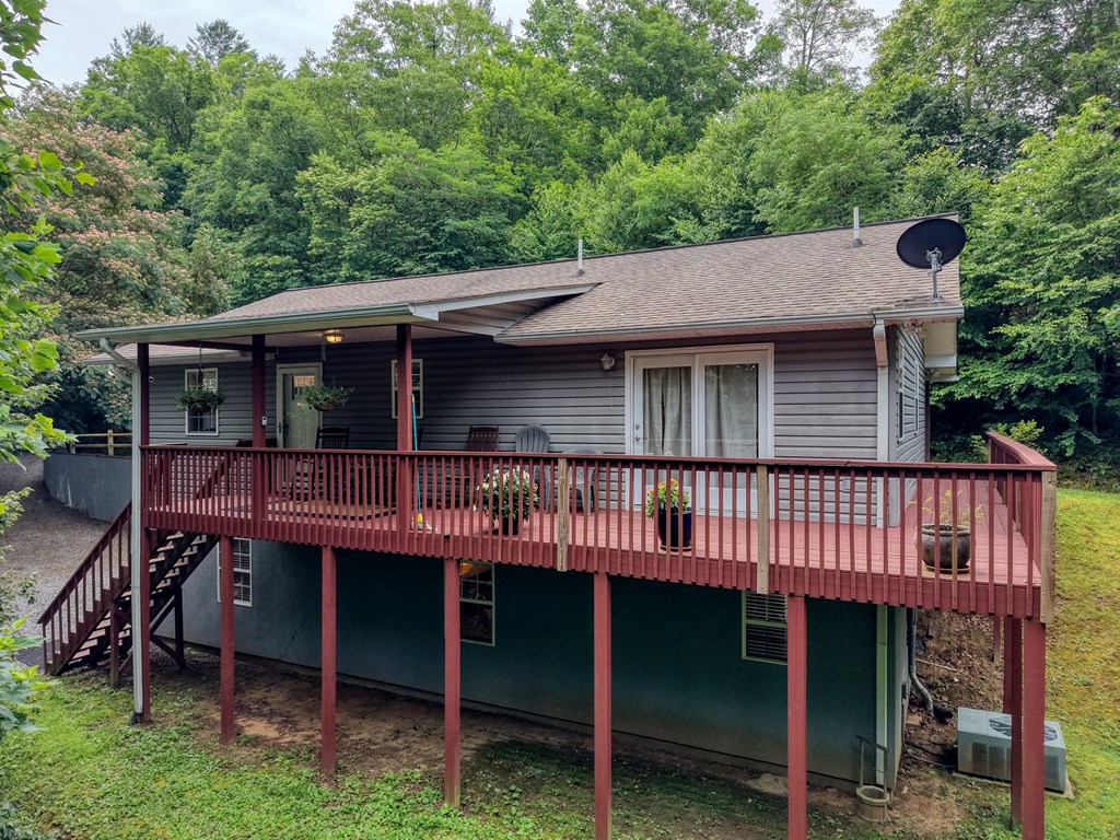 2228 Walls Mount Road Hiawassee, GA 30546 - Photo 2 of 53