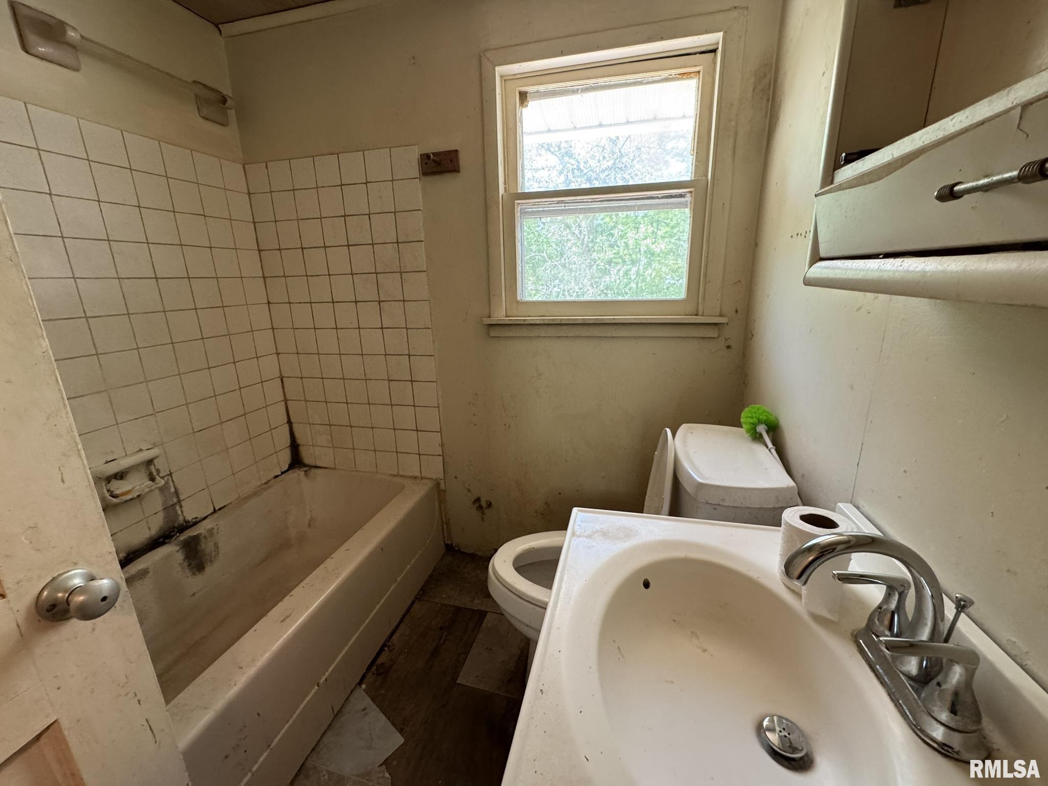 604 Bloomington Road East Peoria, IL 61611 - Photo 12 of 35 Gallery Image 12