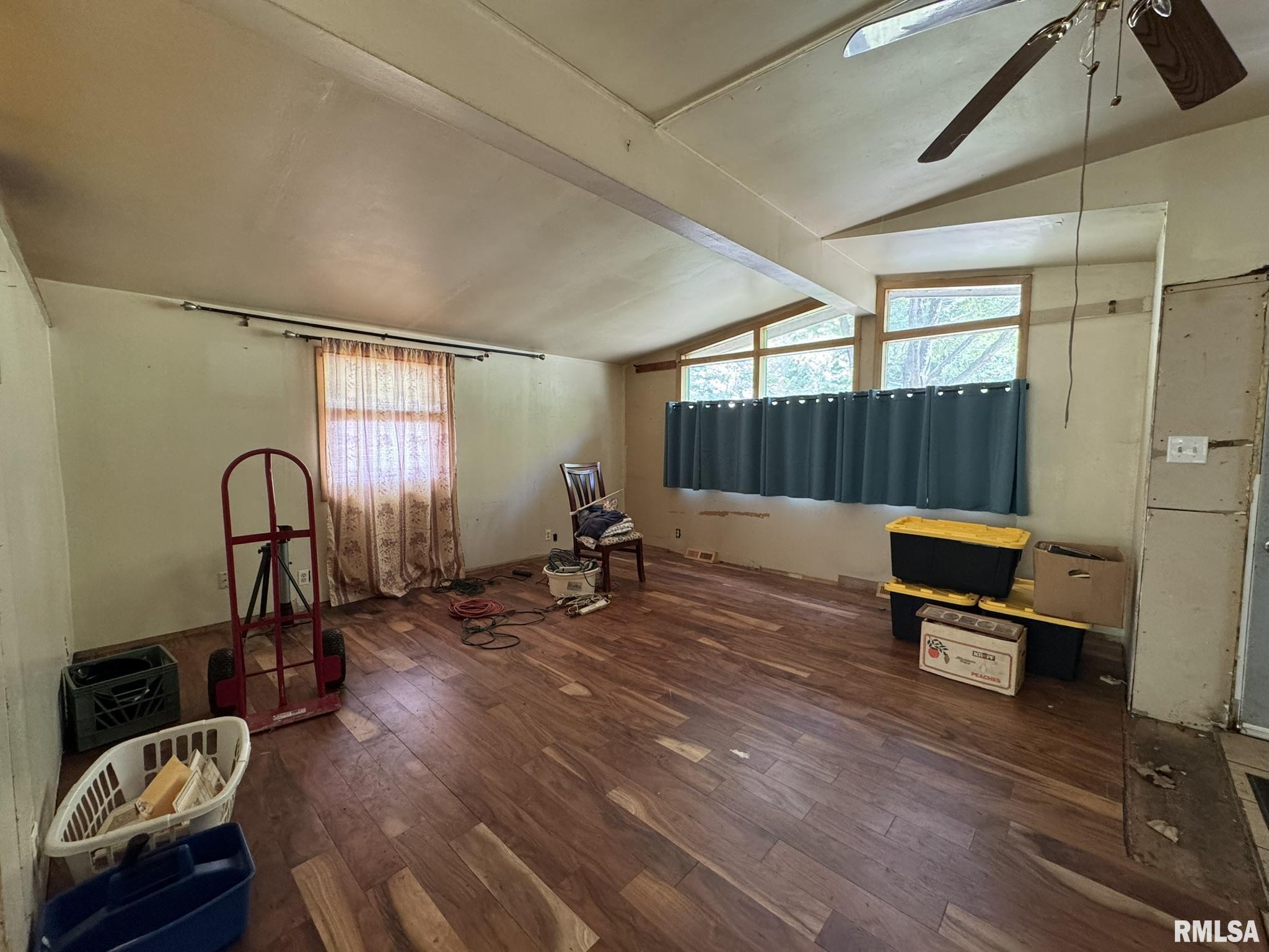 604 Bloomington Road East Peoria, IL 61611 - Photo 2 of 35 Gallery Image 2