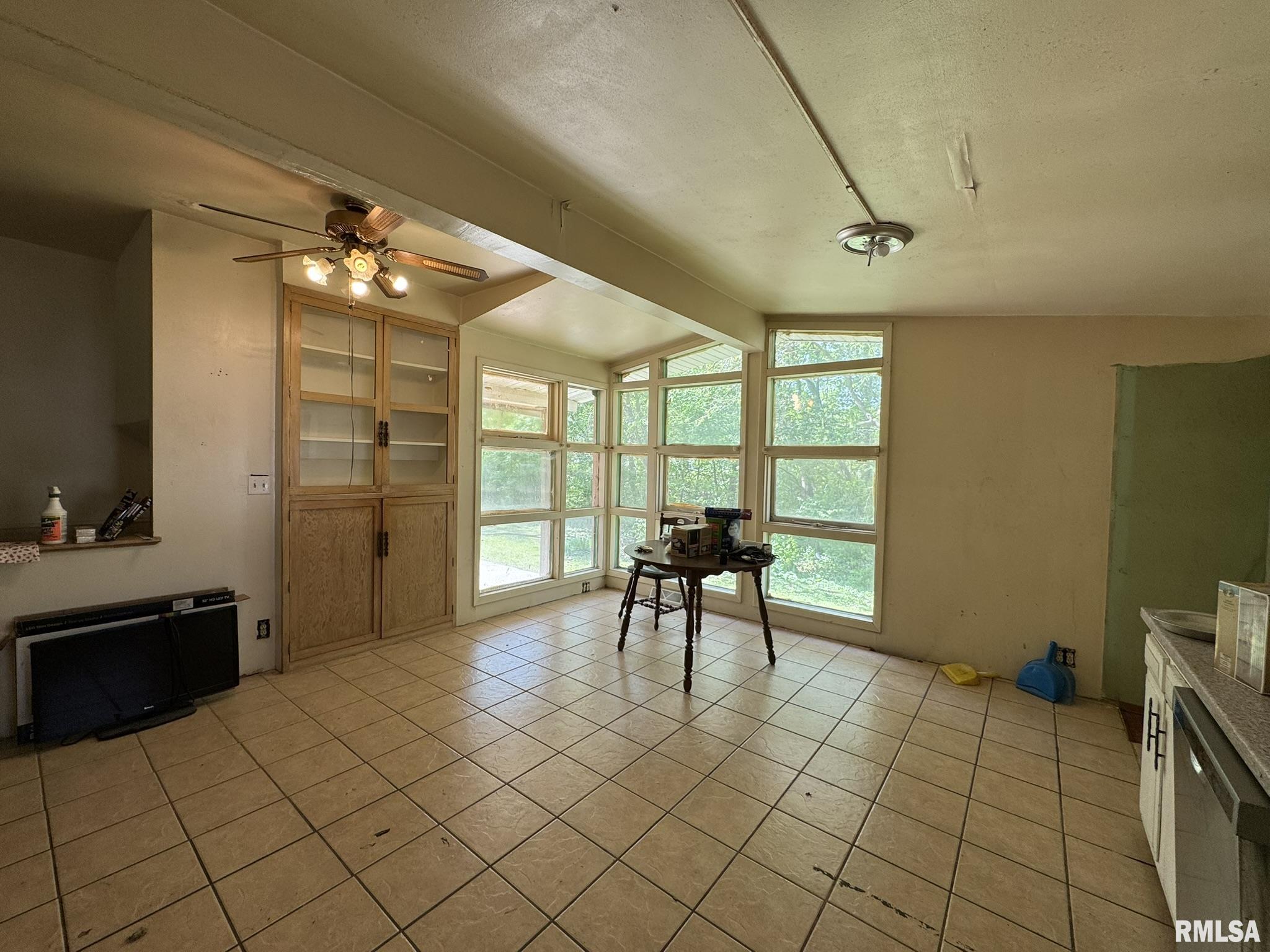 604 Bloomington Road East Peoria, IL 61611 - Photo 5 of 35 Gallery Image 5